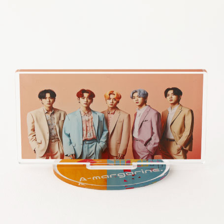 横長にも印刷可能です。（こちらのアクスタのサイズは本体W112×H68㎜、台座W60×H40 mmになります。）