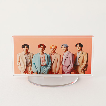 横長にも印刷可能です。（こちらのアクスタのサイズは本体W112×H68㎜、台座W60×H40 mmになります。）